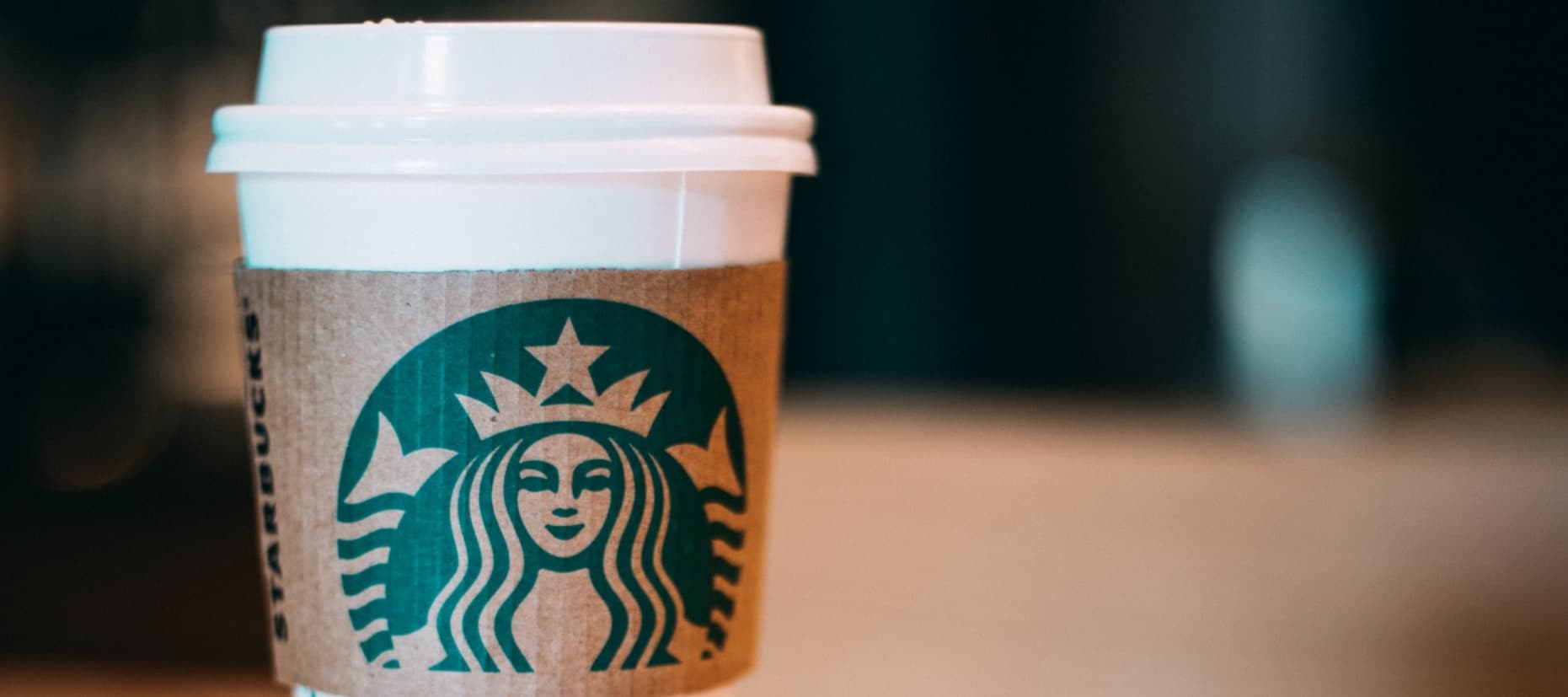 Фото новости: "Starbucks подала патент на кофемашину для кастомизированных напитков"
