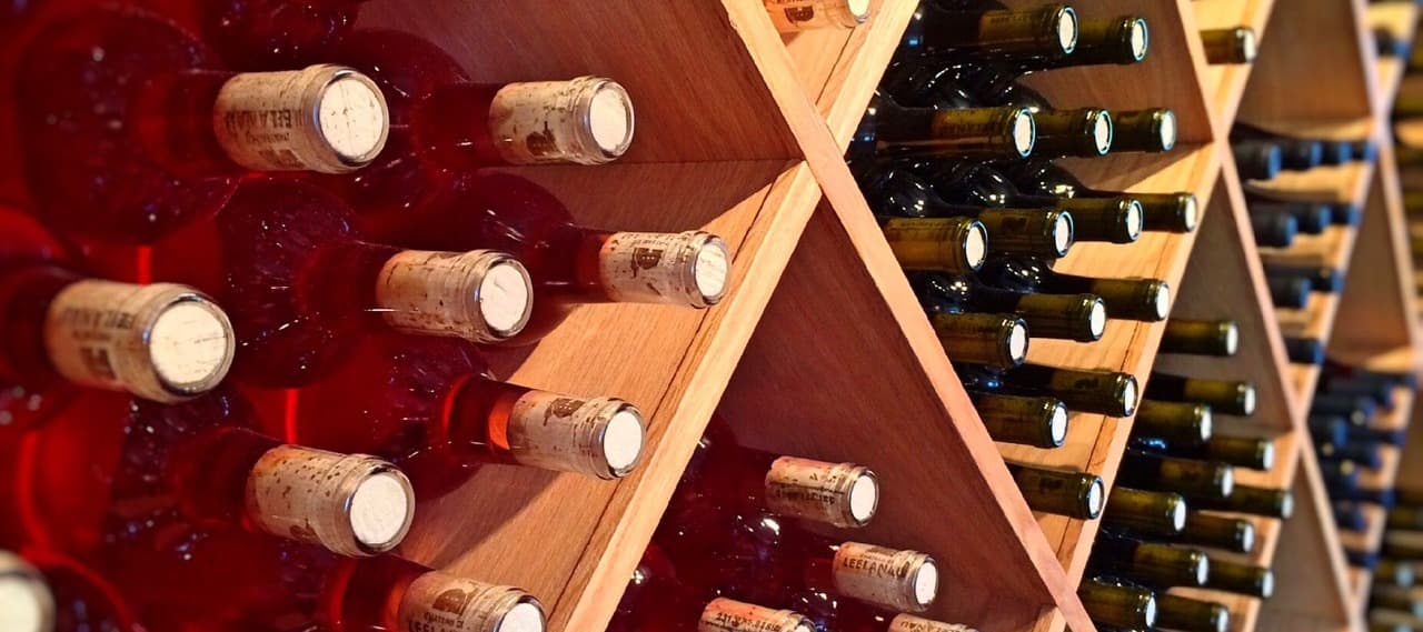Фото новости: "Импортеры начнут поставки вина из Китая, Индии и Турции в Россию"