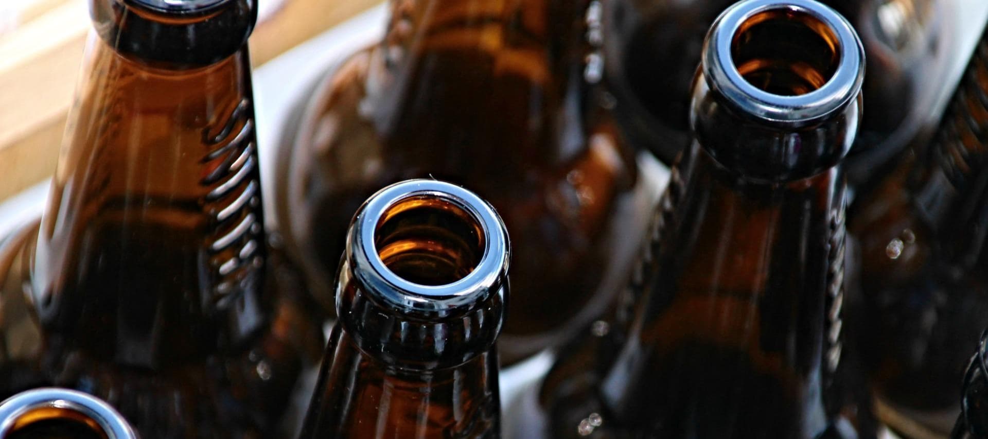 Фото новости: "Пивовары стали экономить на этикетках для бутылок"