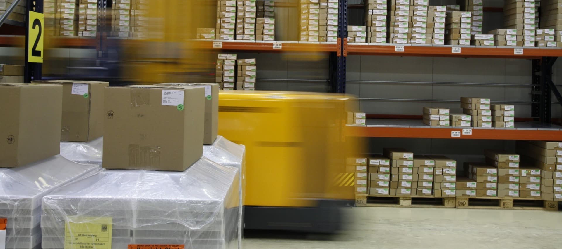 Фото новости: "Amazon может исчерпать возможности найма персонала на склады к 2024 г."
