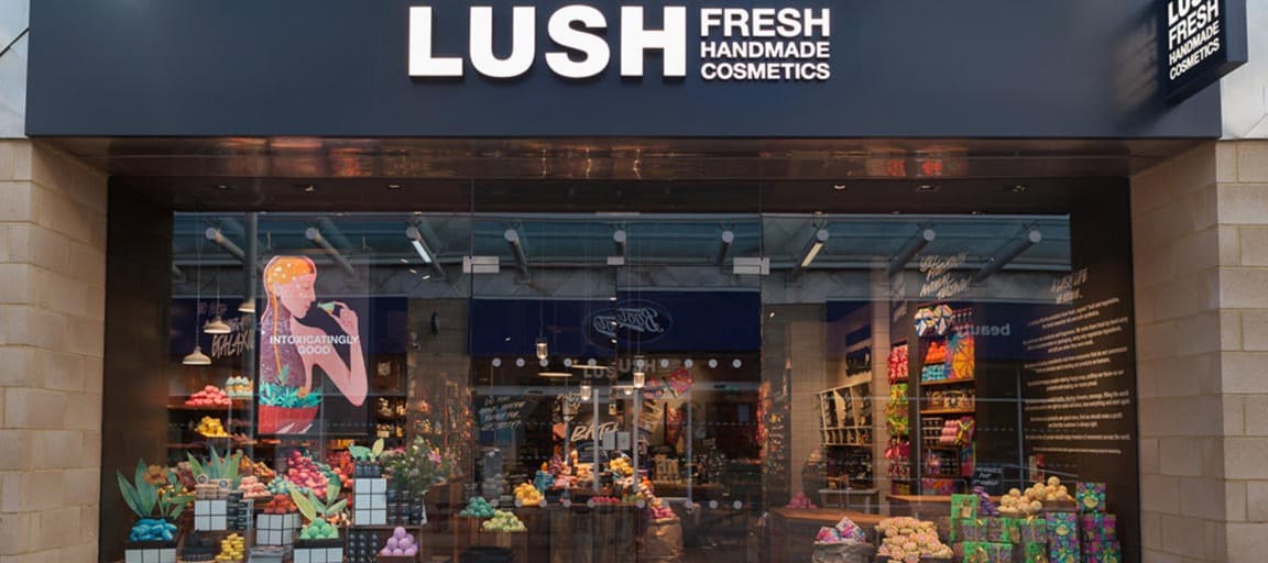 Фото новости: "Магазины косметики Lush закроются в России"