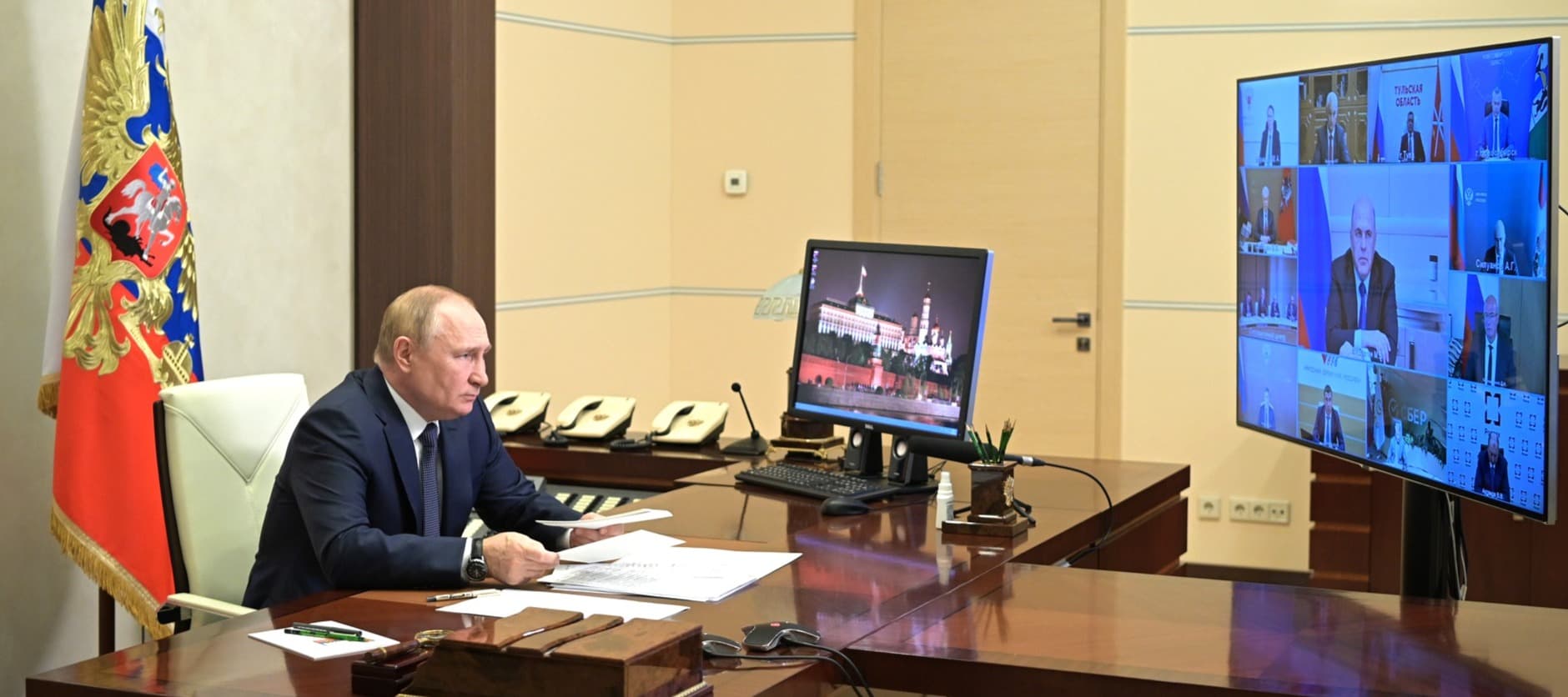 Фото новости: "Путин призвал поддержать технологические компании российским капиталом"