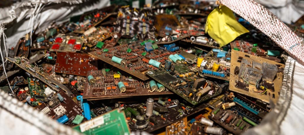 Фото новости: "«М.Видео-Эльдорадо» назвала себя крупнейшей компанией по сбору электронных отходов в России"