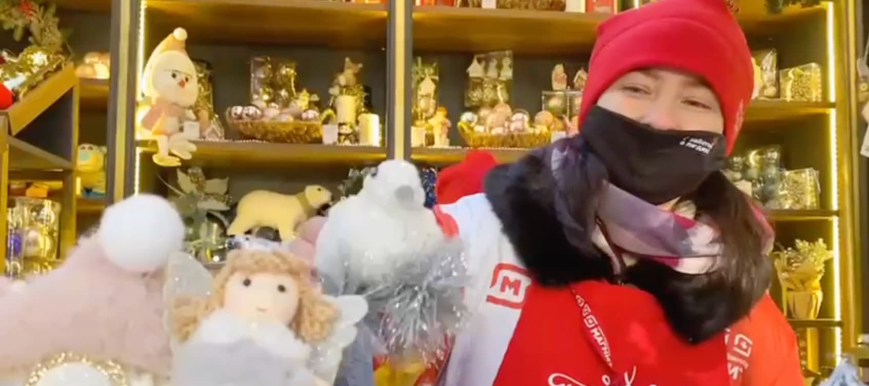 Фото новости: "«Магнит» открыл киоск с новогодними товарами в центре Москвы"