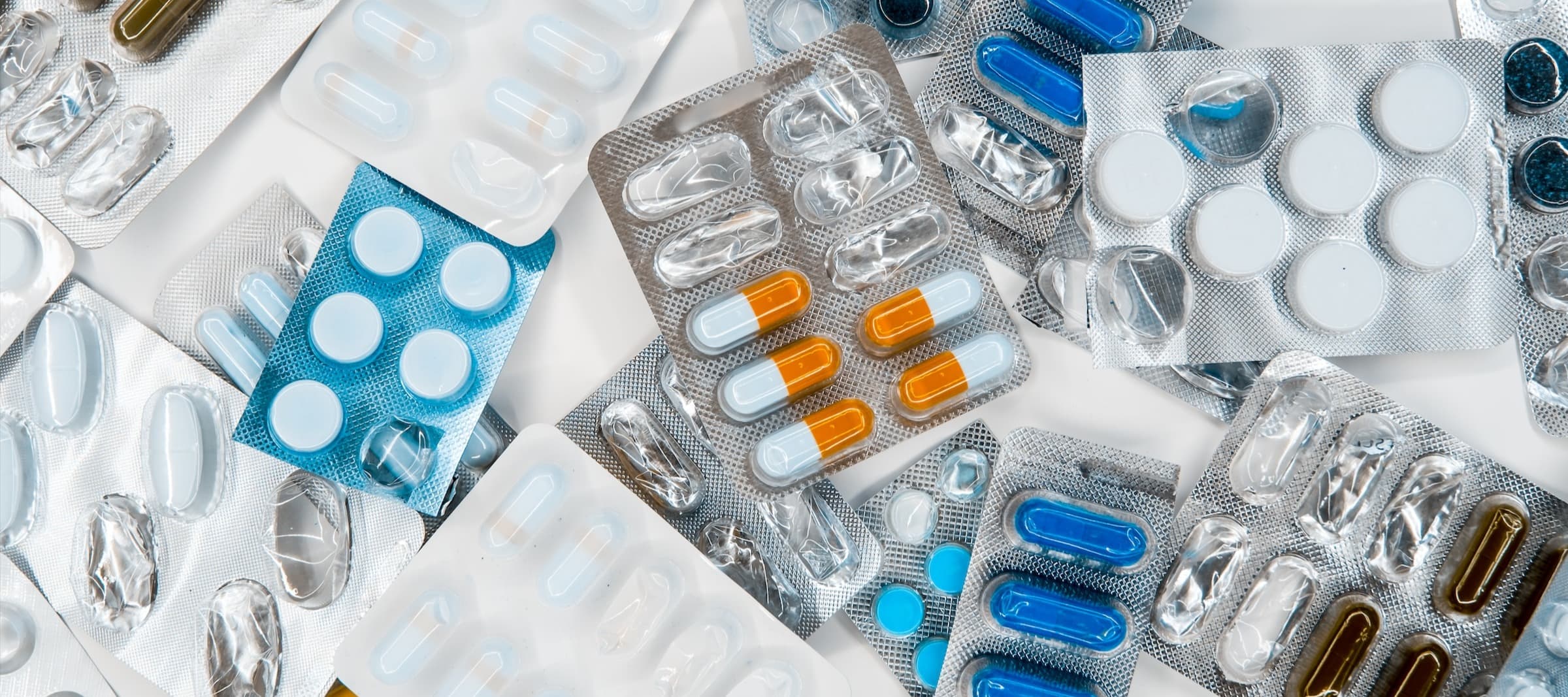 Фото новости: "Аптеки в России могут поднять цены на лекарства на 20%"