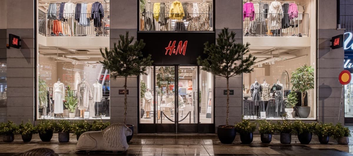 Фото новости: "H&M до конца октября закроет магазины в Сибири и на Дальнем Востоке"