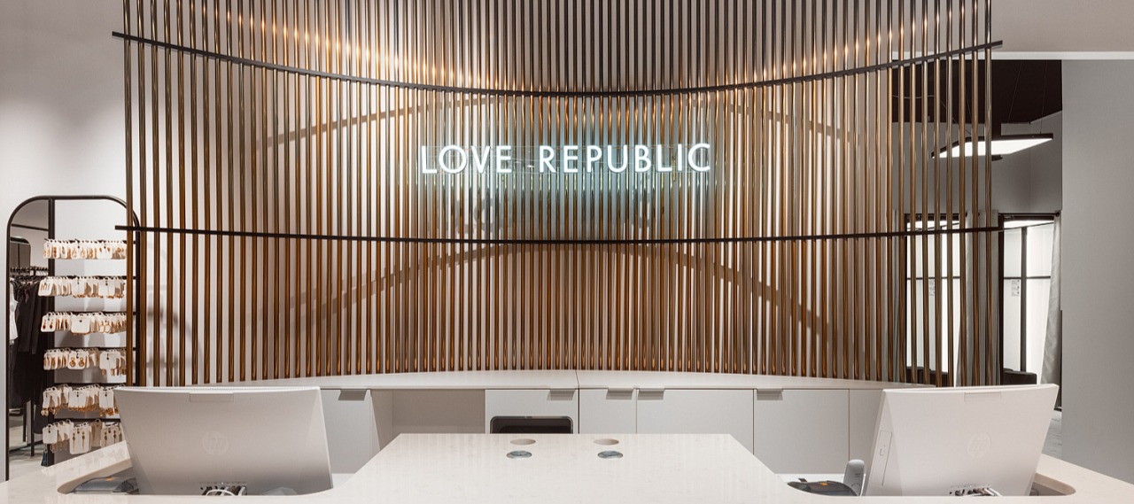 Фото новости: "АФК «Система» станет крупнейшим владельцем брендов Love Republic и Zarina"