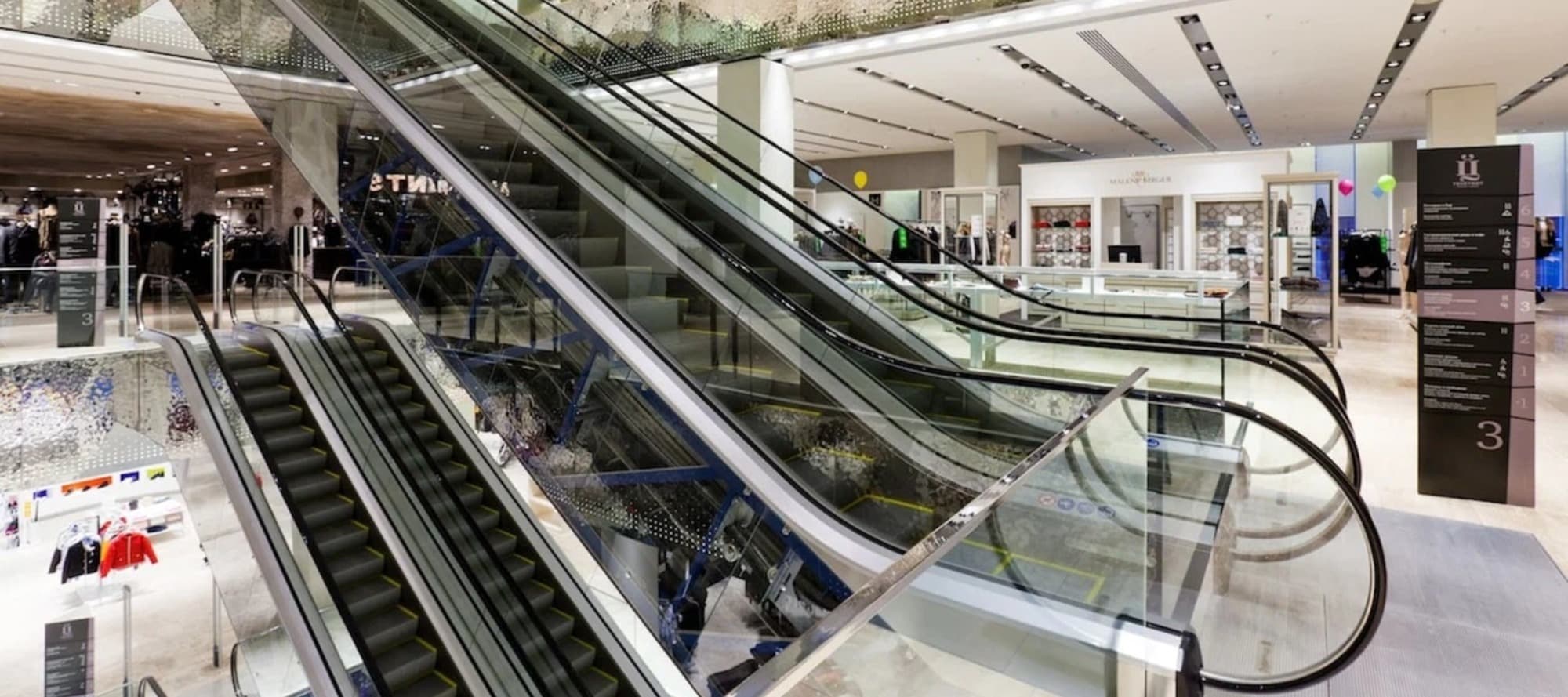 Фото новости: "Трафик торговых центров начал восстанавливаться после спада в начале частичной мобилизации"