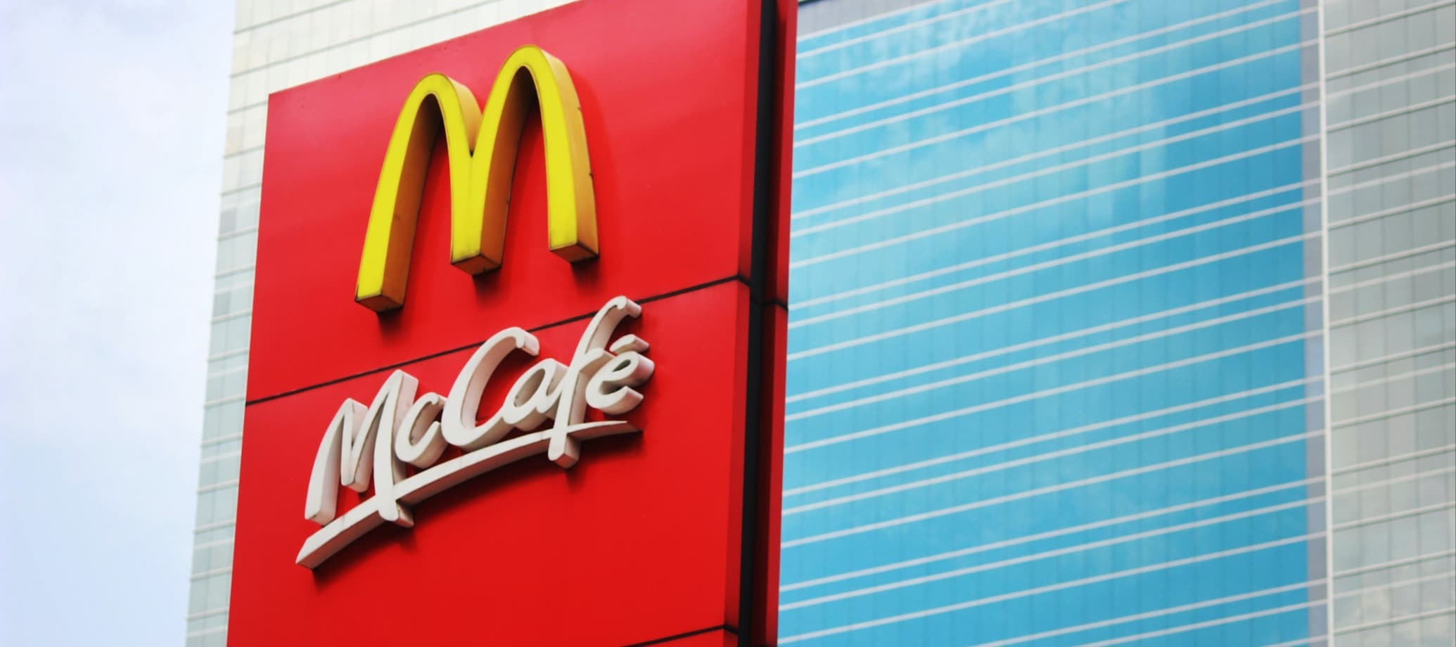 Фото новости: "McDonald's в Индонезии начал предлагать кейтеринг для свадеб"