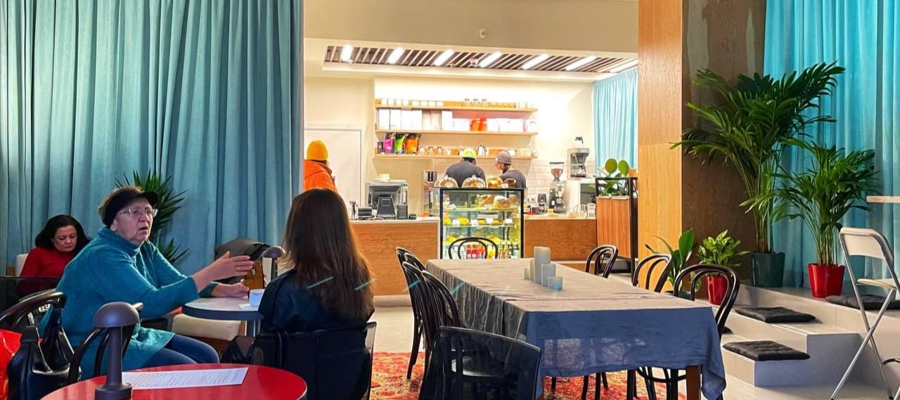 Фото новости: "Производитель конфет «Аленка» и «Вдохновение» открыл новую сеть кафе"