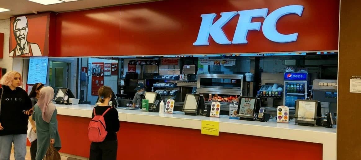 Фото новости: "Польский оператор франшизы KFC в России продаст бизнес за 100 млн евро"