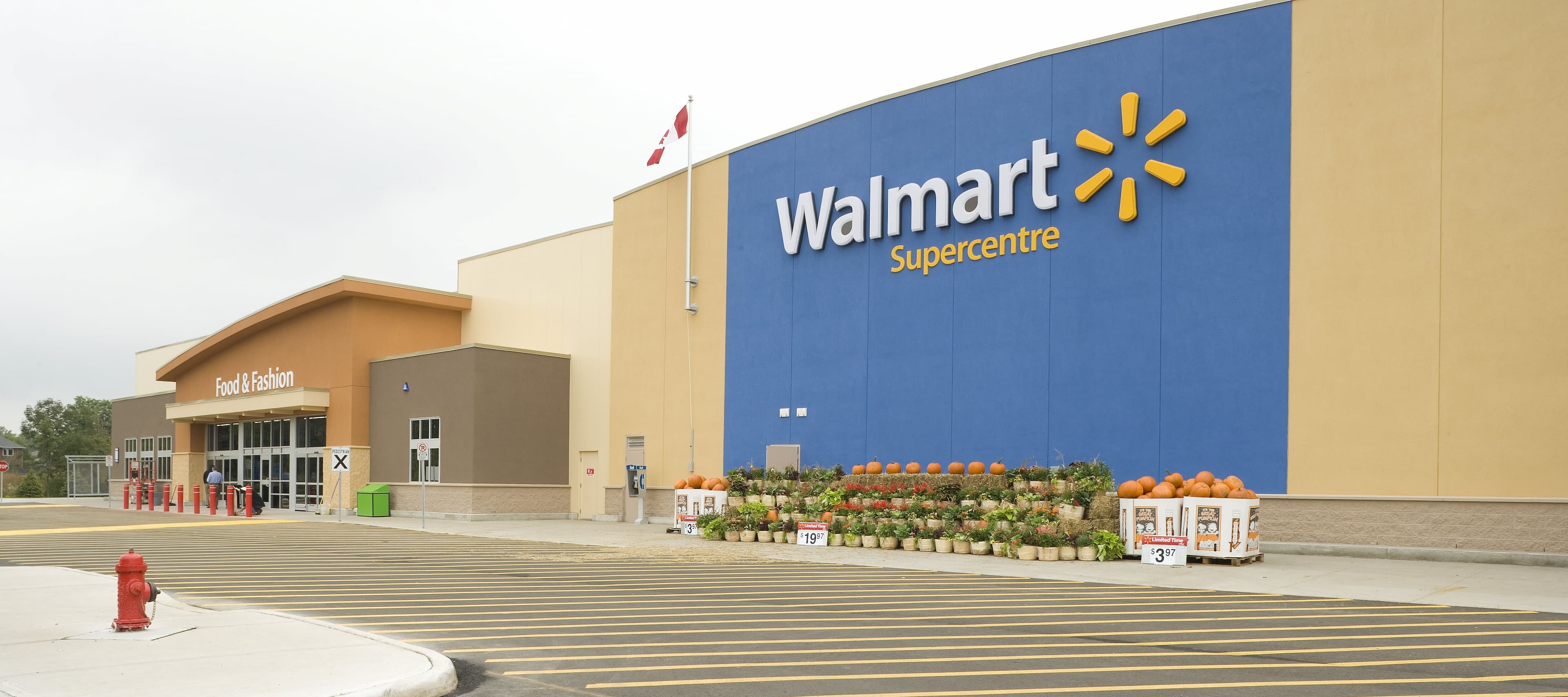 Фото новости: "Walmart может начать закрывать магазины из-за участившихся краж"