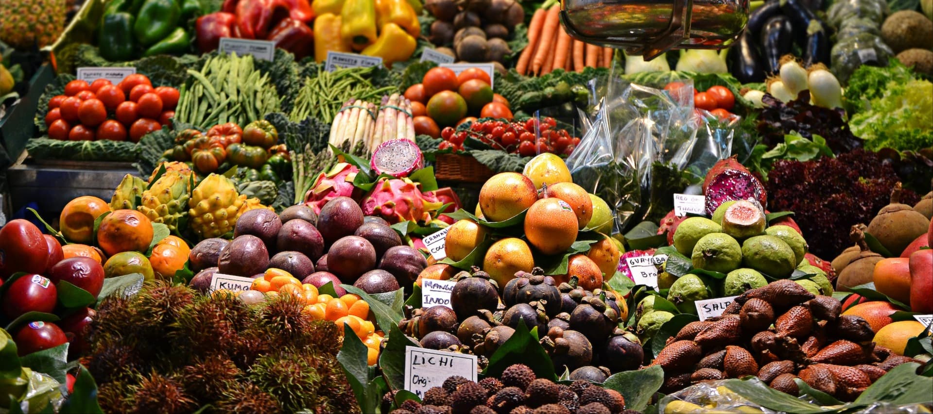 Фото новости: "Санкт-Петербург наладил прямые поставки фруктов из Африки"