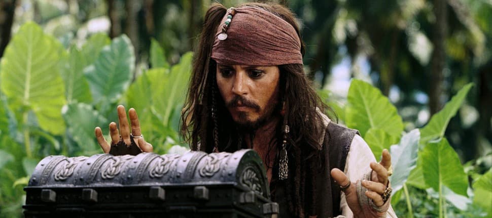 Фото новости: "Калужский завод «Кристалл» не смог отсудить у Disney бренд «Пираты Карибского моря»"