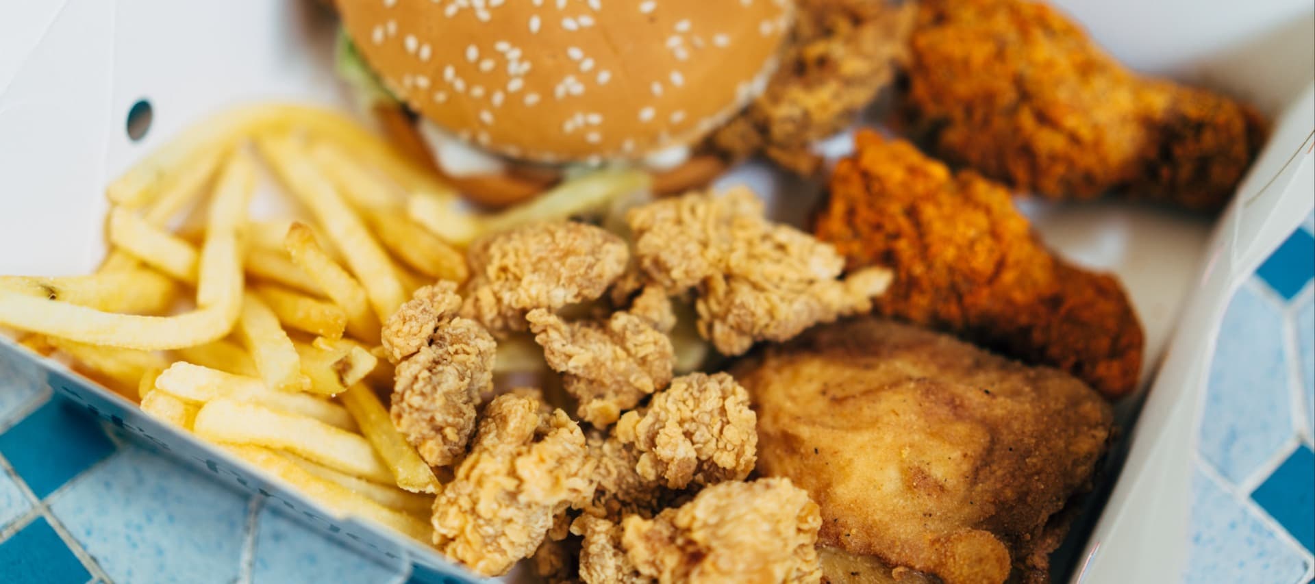 Фото новости: "KFC и Rostic’s подняли цены на свое меню"