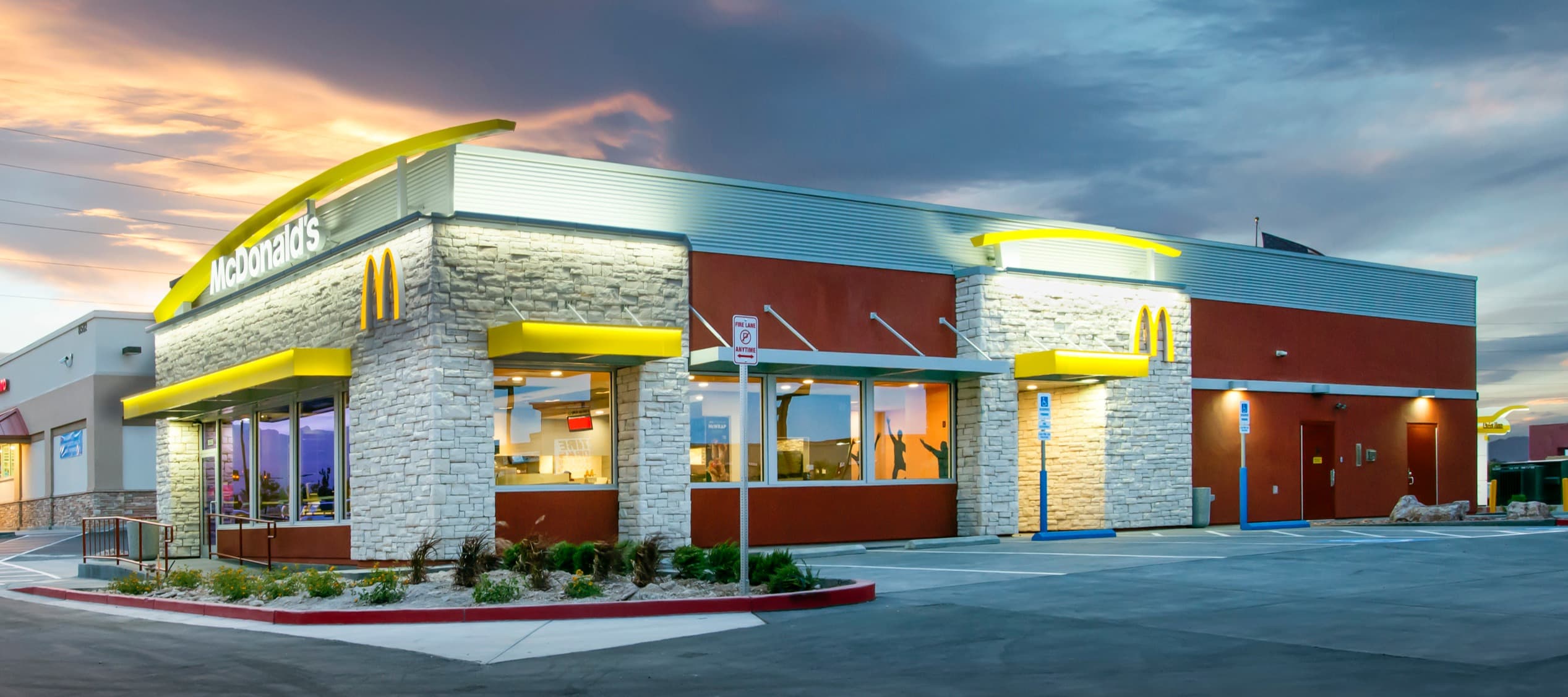 Фото новости: "Burger King и Domino’s Pizza в США сокращают скидки и порции"